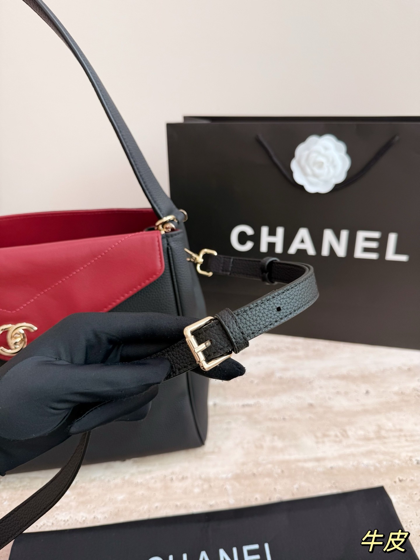(Chanel) handbag