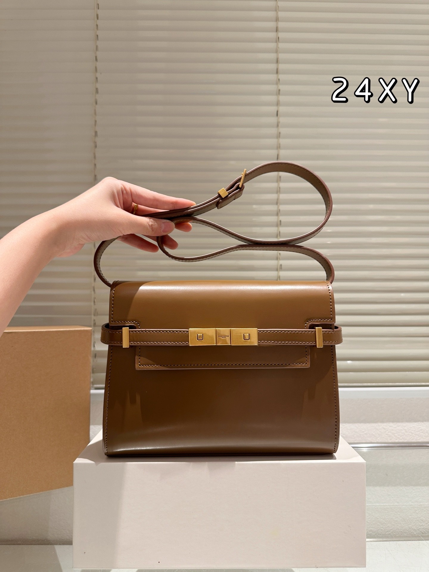 Le sac à main Manhattan d'Yves Saint Laurent.