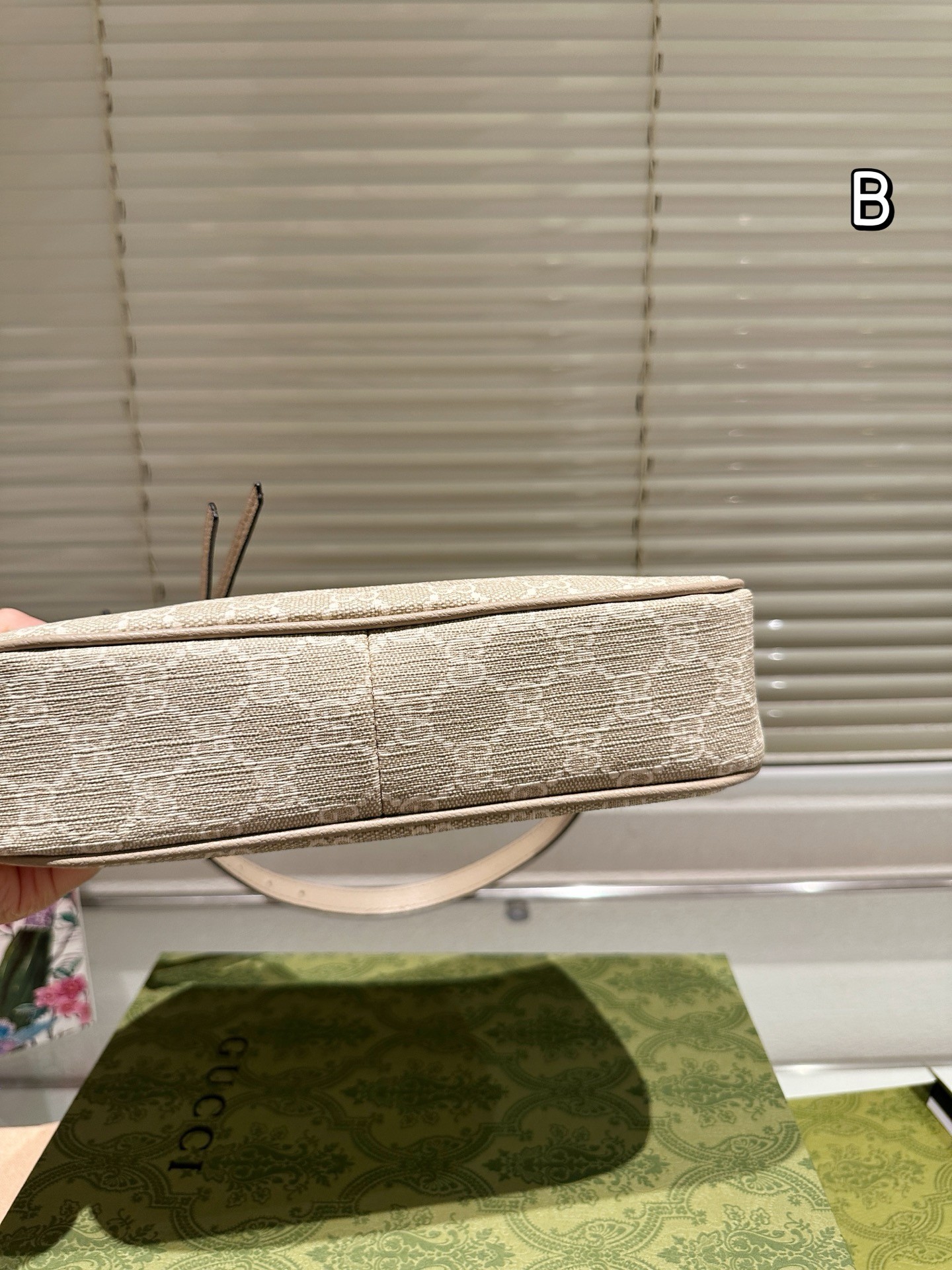 Gucci Ophidia GG Supreme Mini Handbag