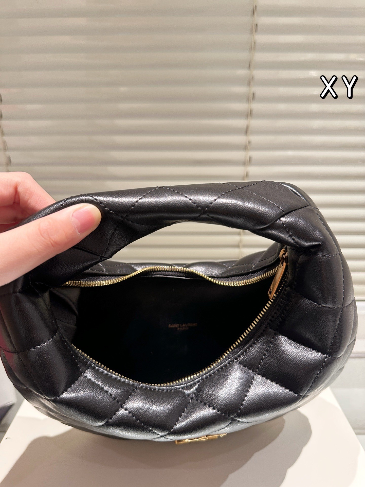 Sac à main Yves Saint Laurent Icarino en cuir nappa matelassé