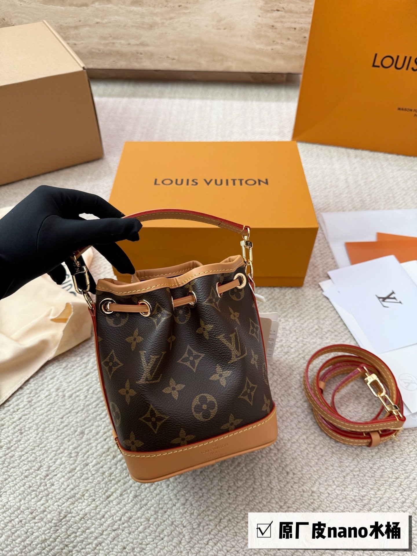 （Louis Vuitton）Nano Noé。
