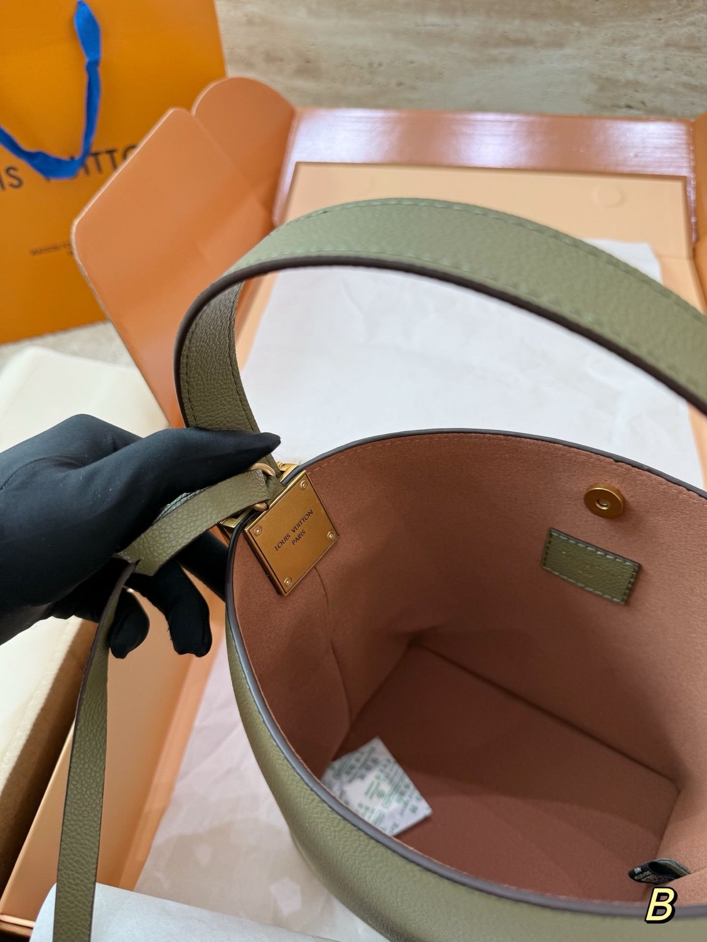 Louis Vuitton   Low Key All In BB