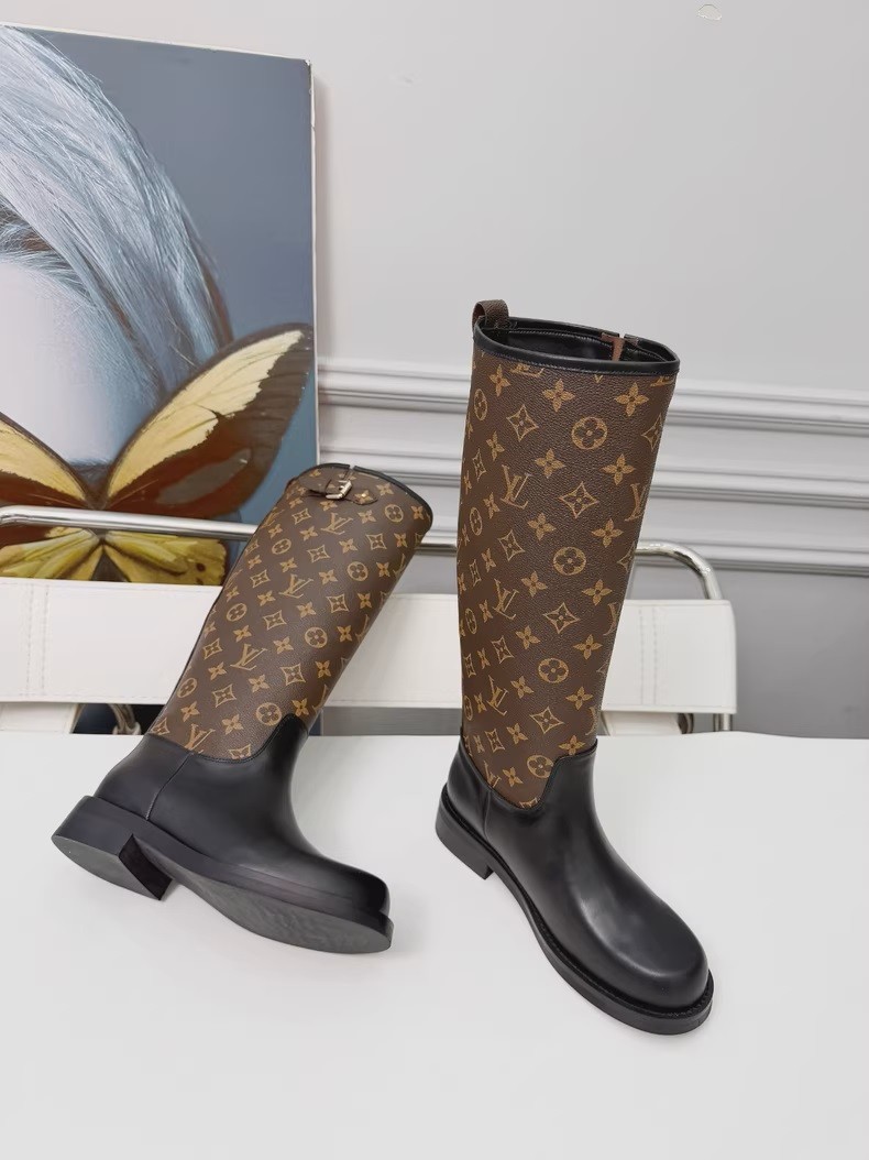 (Louis Vuitton) Tall boots.