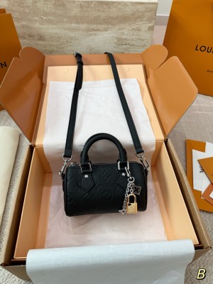 （Louis Vuitton）Nano Speedy