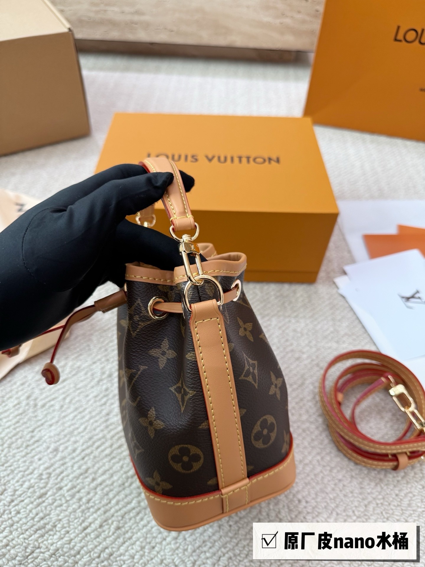 （Louis Vuitton）Nano Noé。