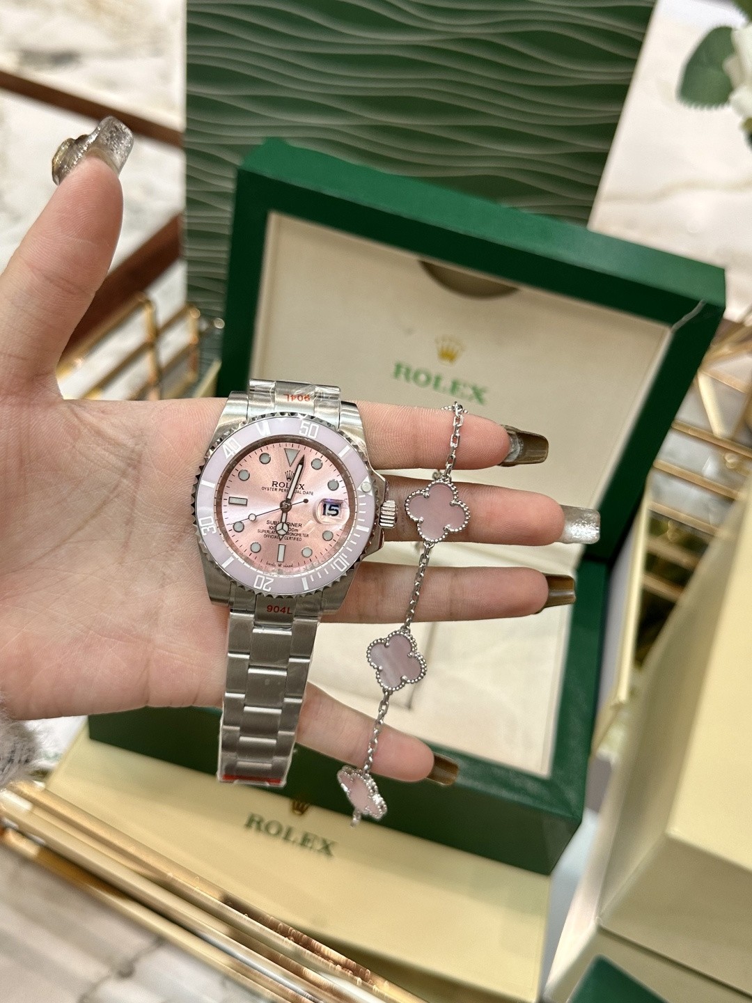 （Rolex）Pink Watch