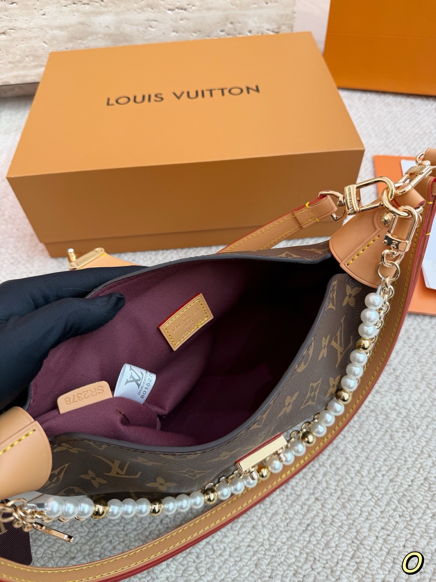 （Louis Vuitton）Pochette Mia