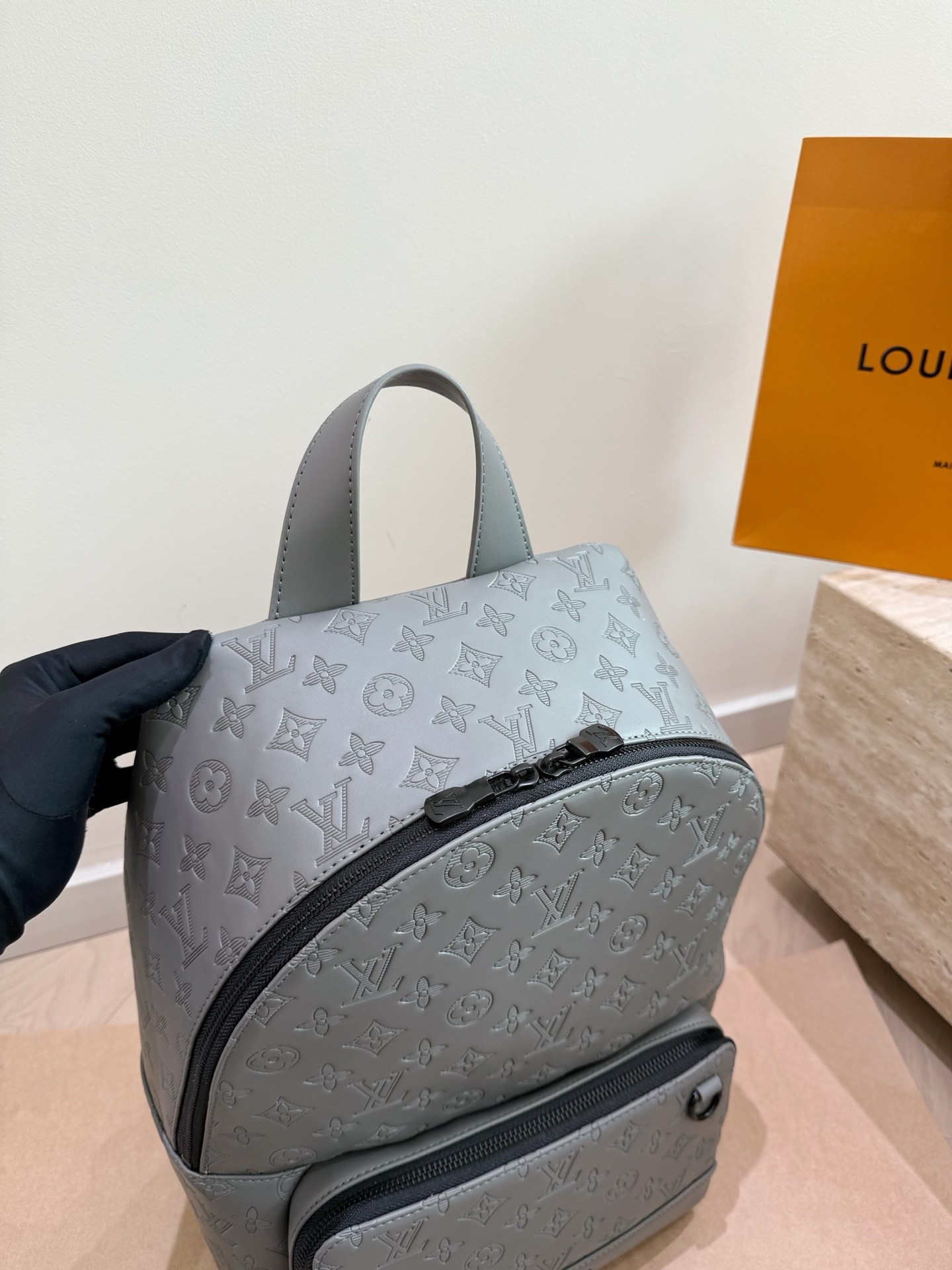 （Louis Vuitton）Monogram Shadow Discovery
