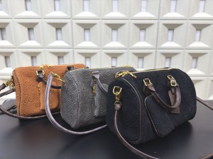 (Louis Vuitton) Speedy P9 Bandoulière 40 Handbag