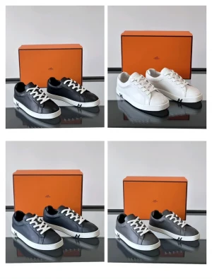 (Hermès) Kid sneakers.