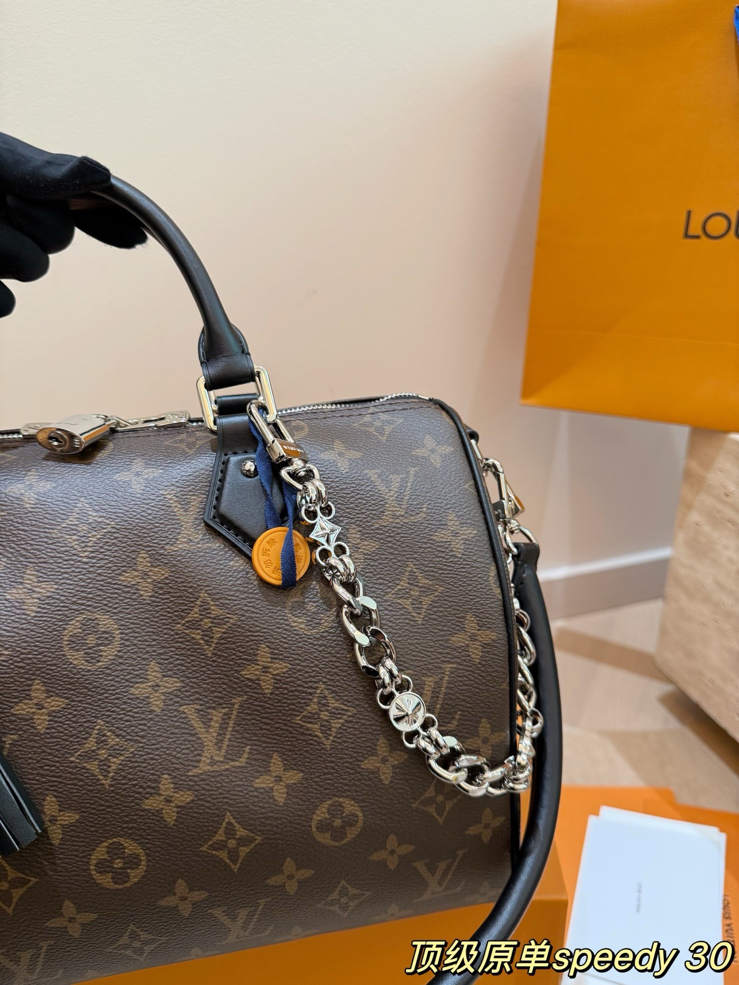 （Louis Vuitton） Speedy Soft 30 Dark。