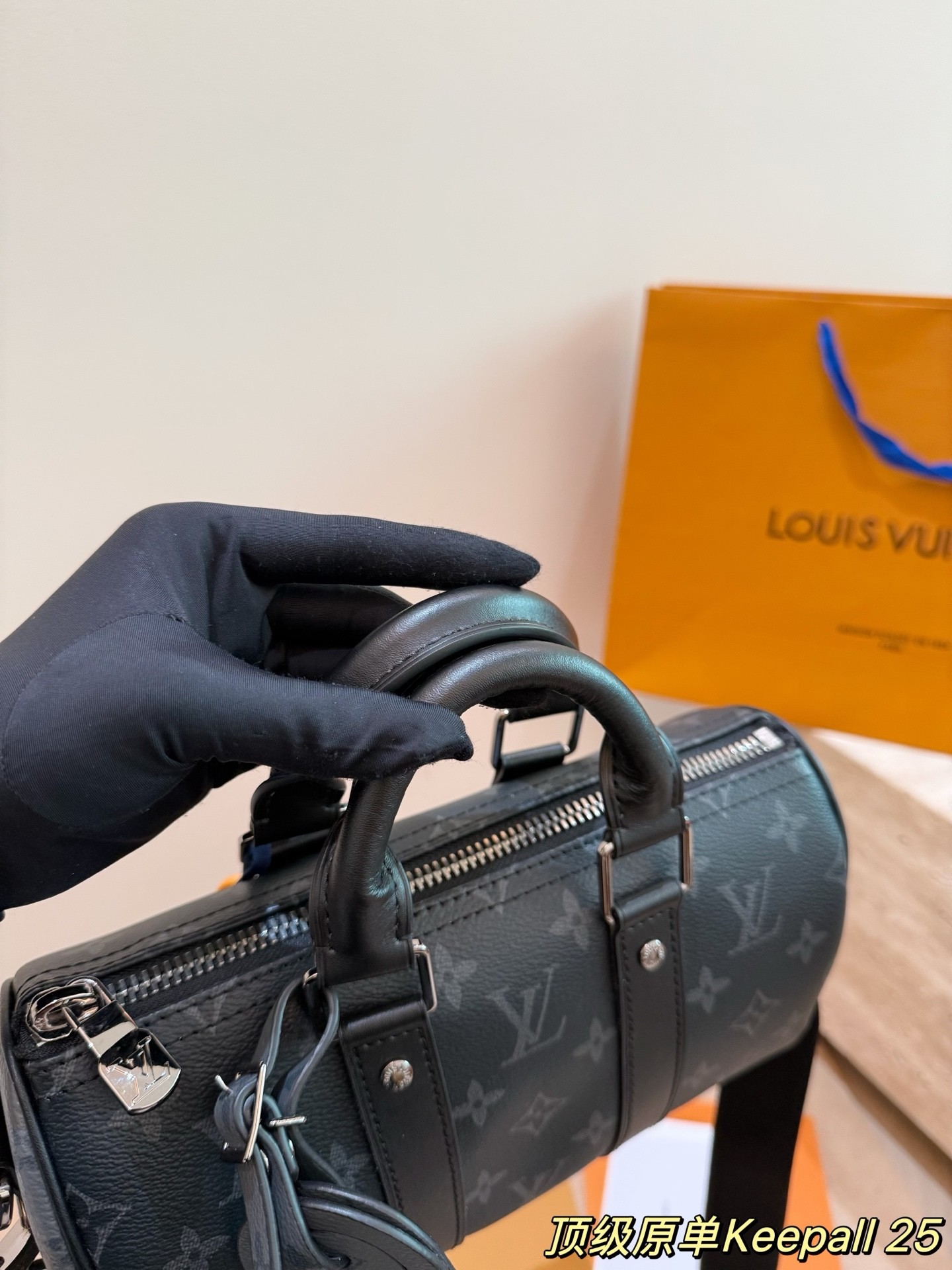 (Louis Vuitton)  Keepall Bandoulière 25