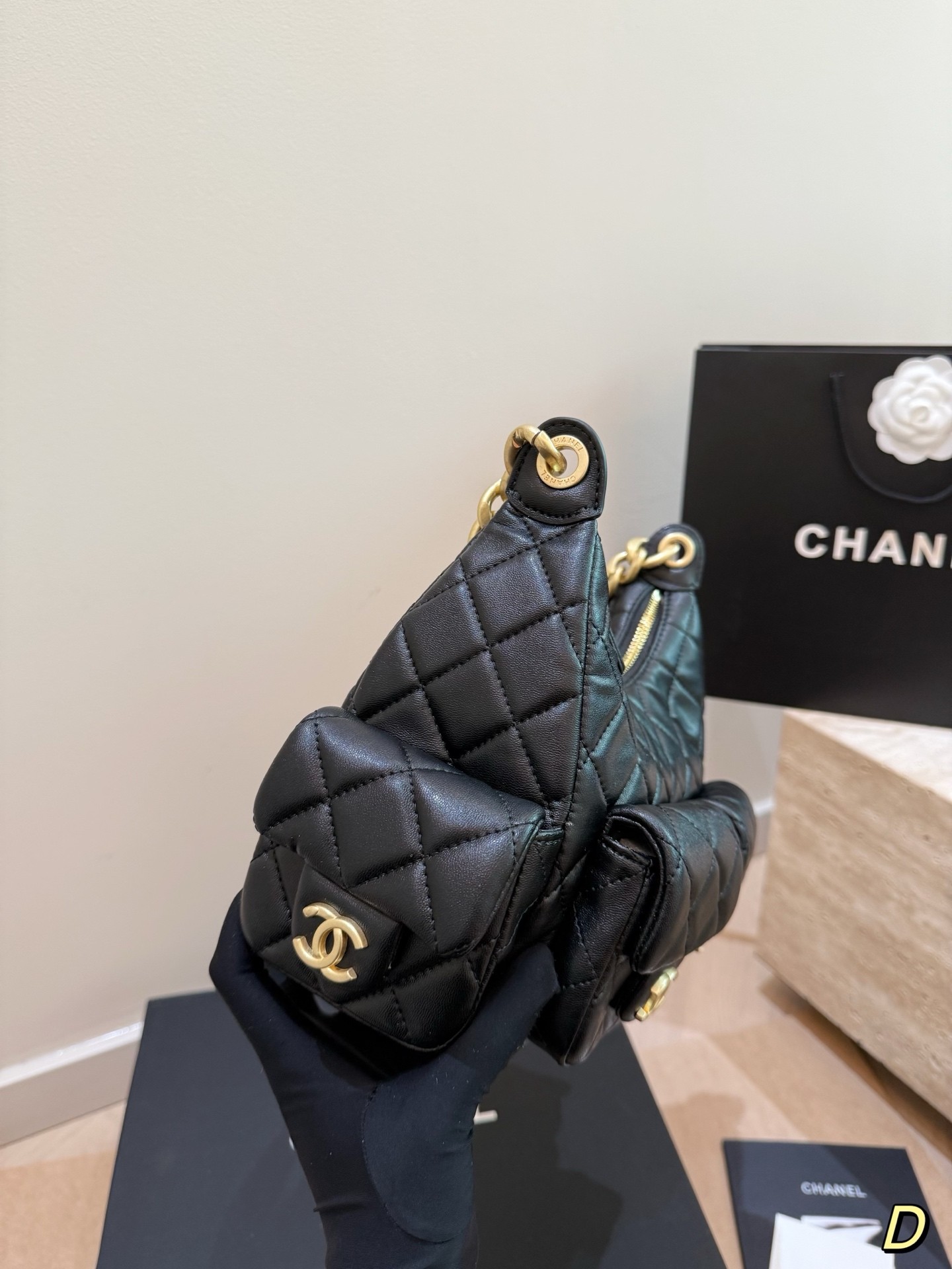 (Chanel) 25C Hobo Hippie Bag.