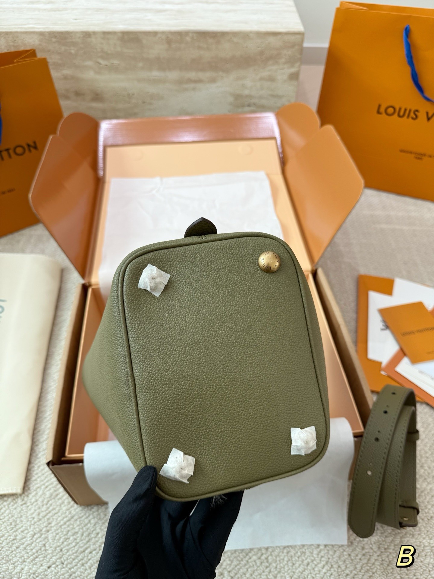 Louis Vuitton   Low Key All In BB