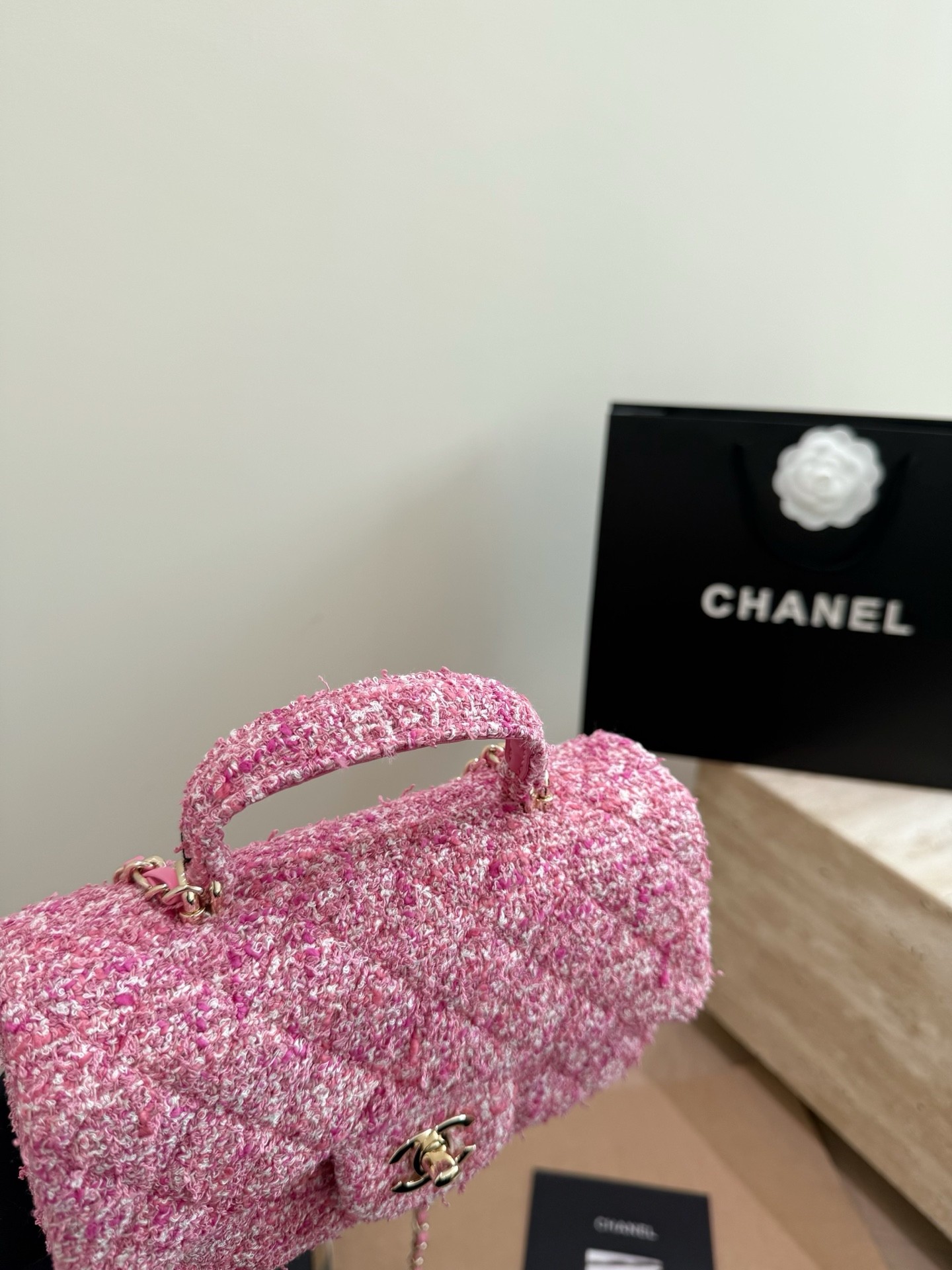 (Chanel) Mini sac à rabat avec poignée en tweed