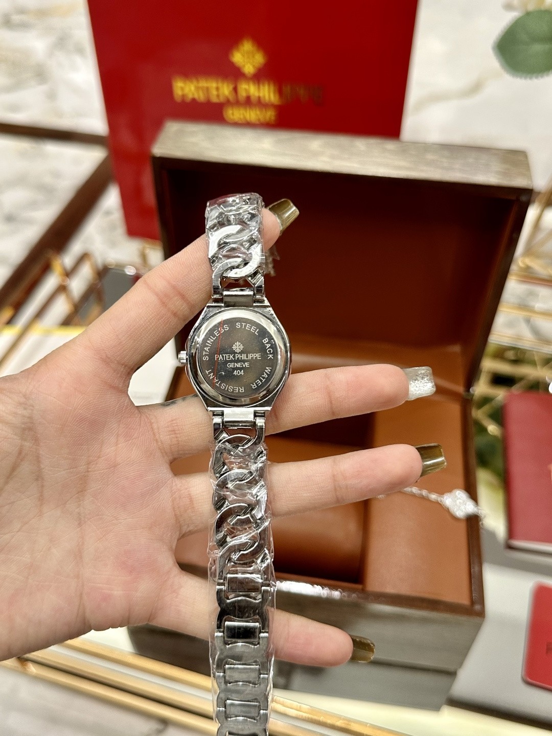 (Patek Philippe) Diamond-Set Watch
