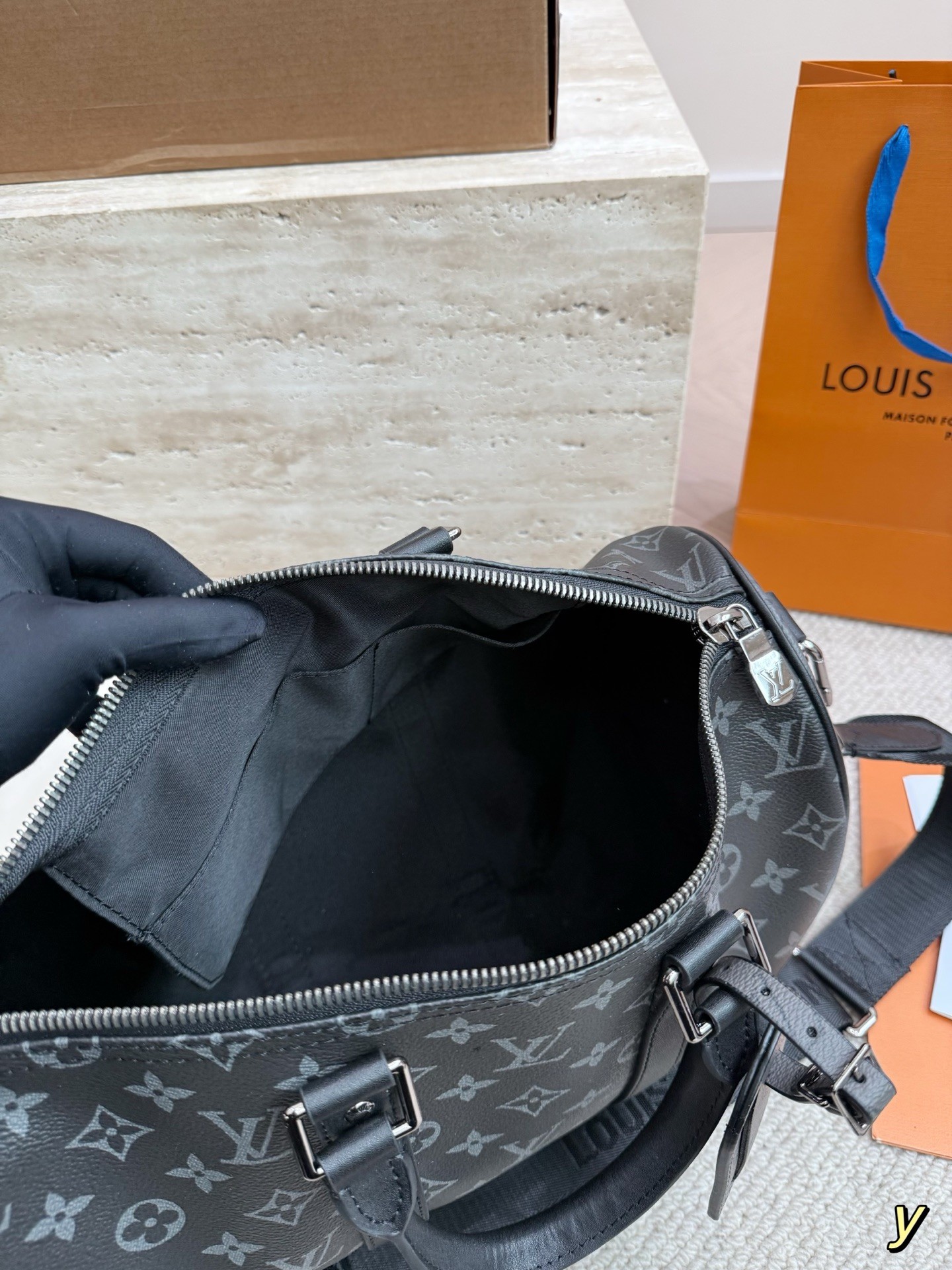（Louis Vuitton） Keepall Bandoulière 35 Monogram Eclipse