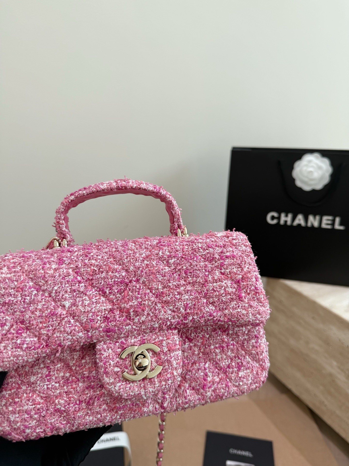 (Chanel) Mini sac à rabat avec poignée en tweed
