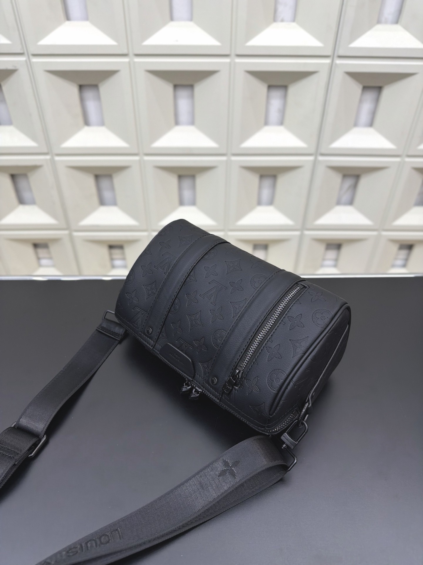 (Louis Vuitton)  City Keepall