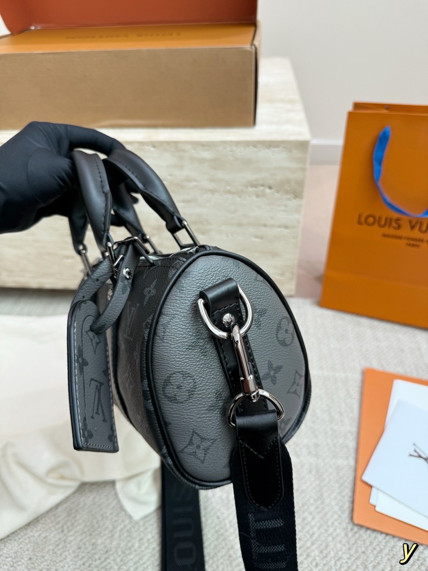 （Louis Vuitton）Keepall Bandoulière 25