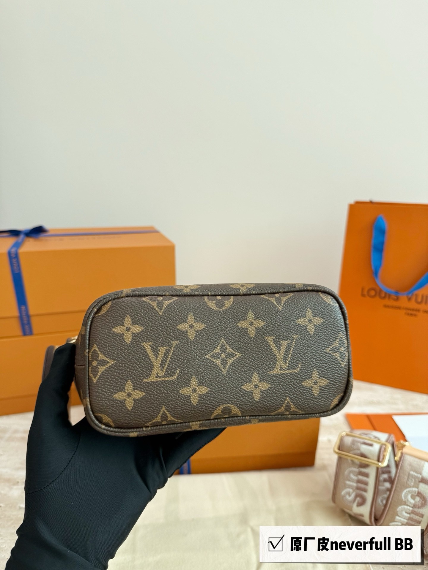 （Louis Vuitton） Neverfull BB