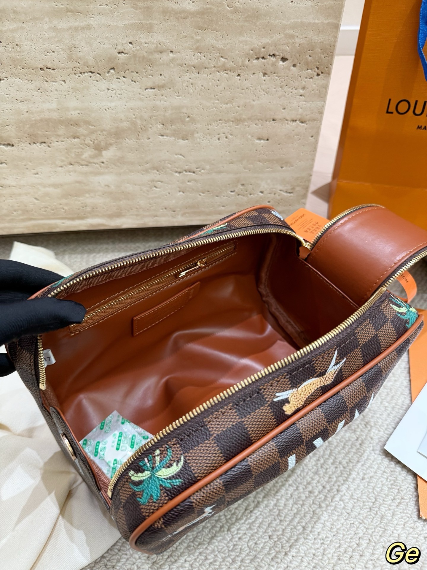 （Louis Vuitton） LV x The Darjeeling Limited Dopp Kit