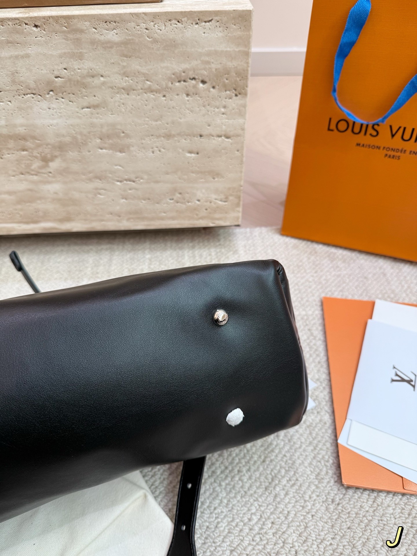 （Louis Vuitton） CarryAll Cargo Vibe PM