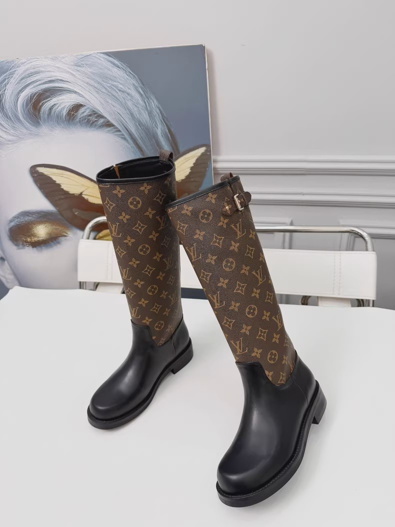 (Louis Vuitton) Tall boots.