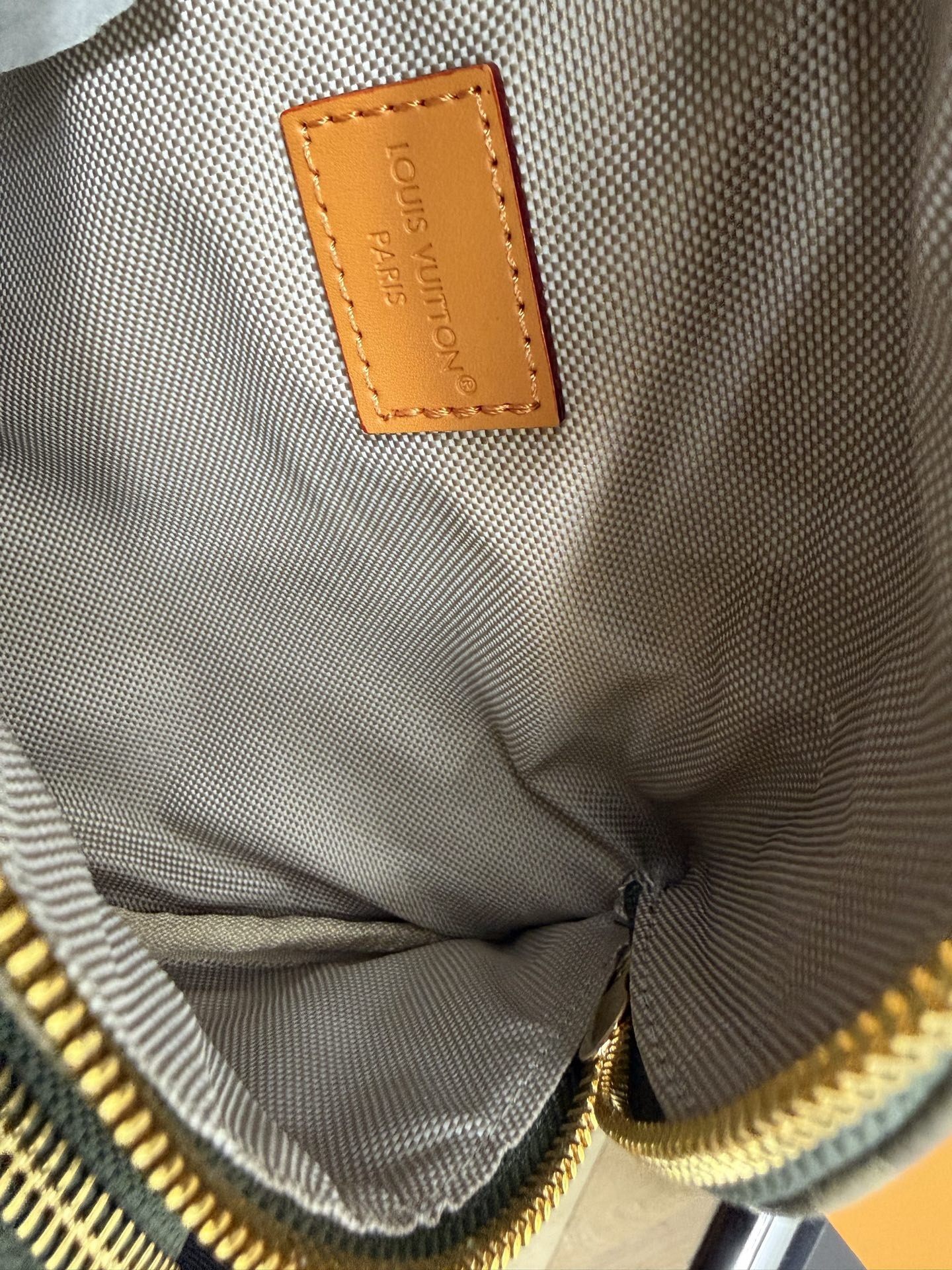 Sac banane Louis Vuitton