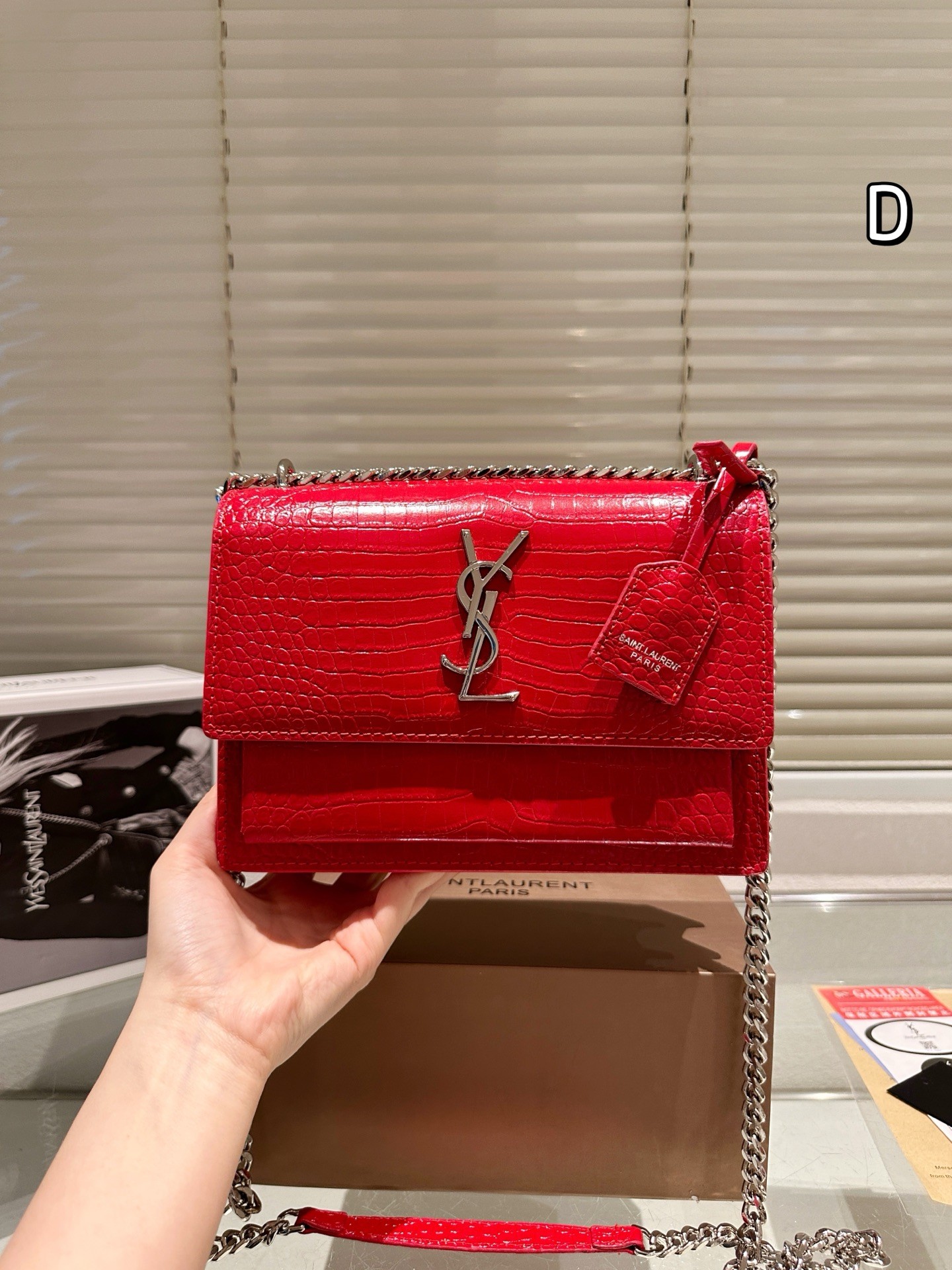 Sac Sunset moyen en crocodile embossé Saint Laurent.