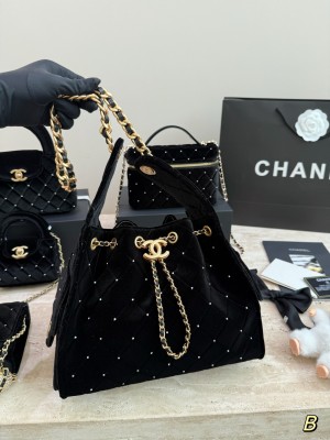 Sac seau en velours à cordon Chanel