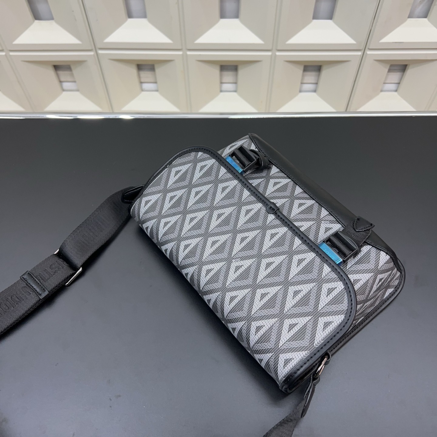 Sac messager à rabat pour homme Dior