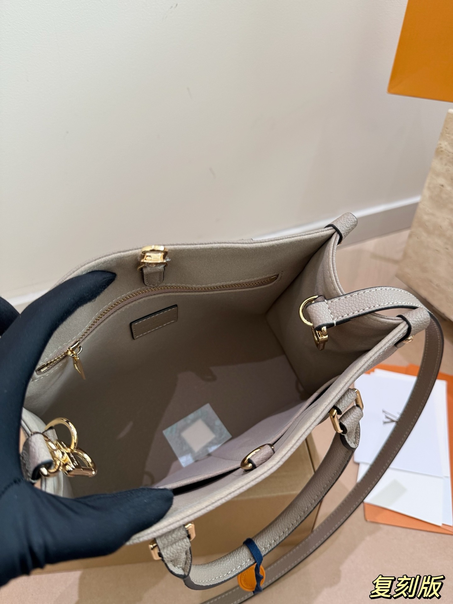 （Louis Vuitton）Onthego PM