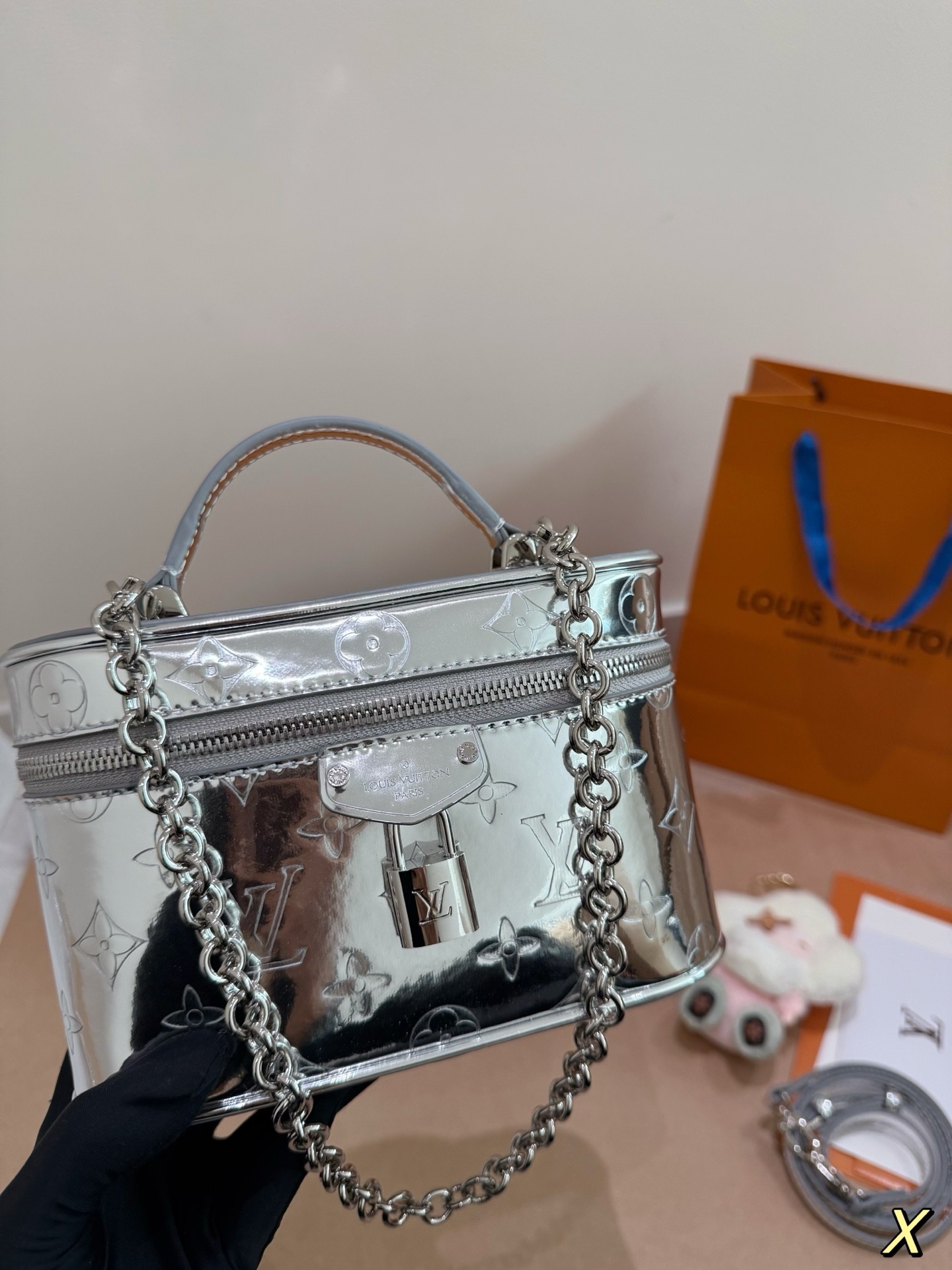 （Louis Vuitton）Vanity Chain Pouch