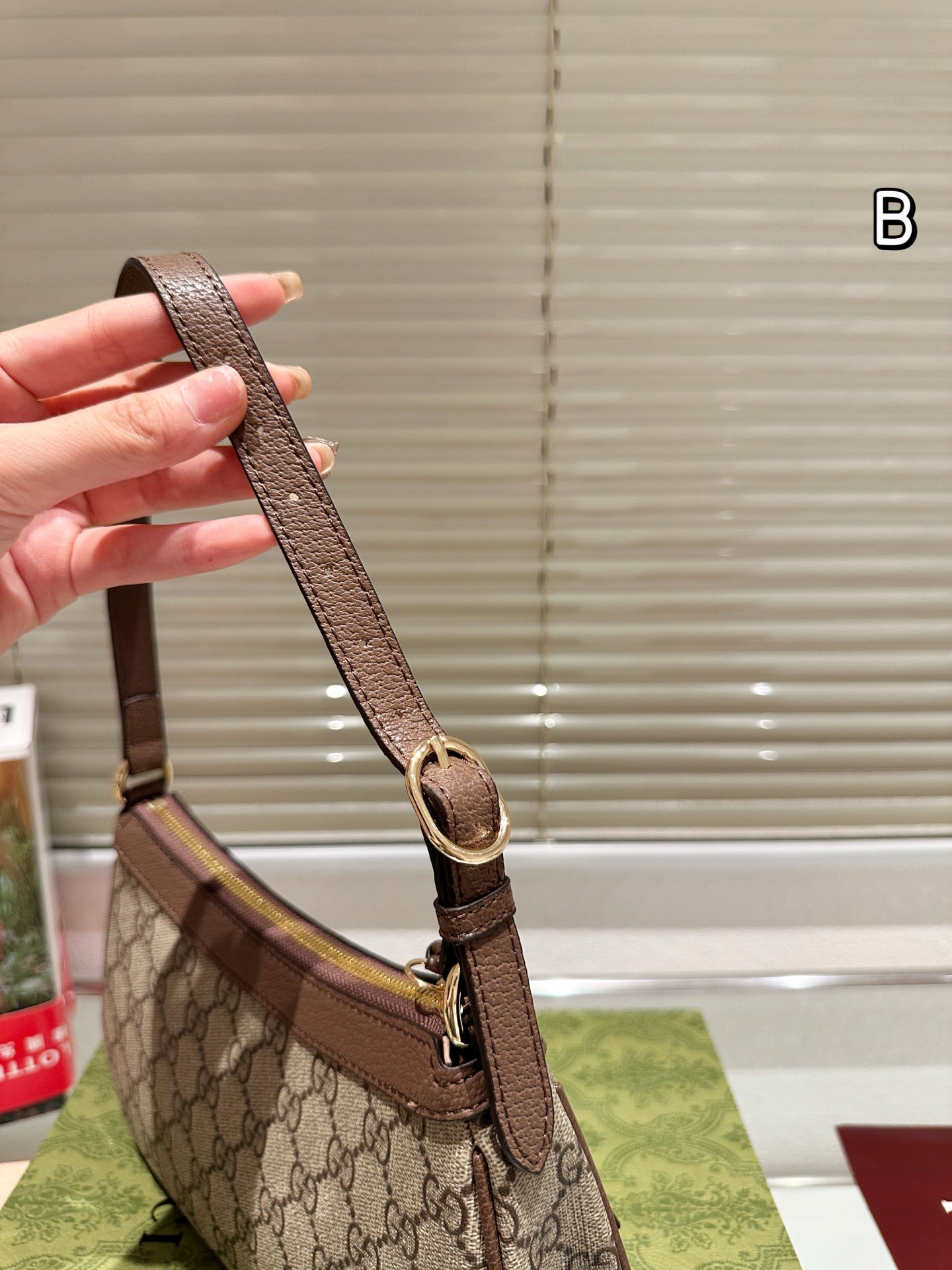 Gucci Ophidia Series Small Handbag