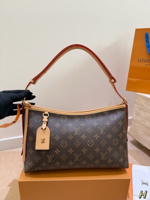 (Louis Vuitton)  CarryAll East West