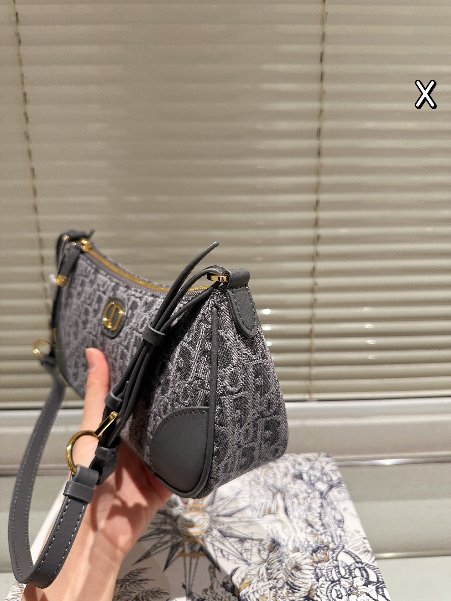 Mini sac à main Wanderlust Dior 30 Montaigne