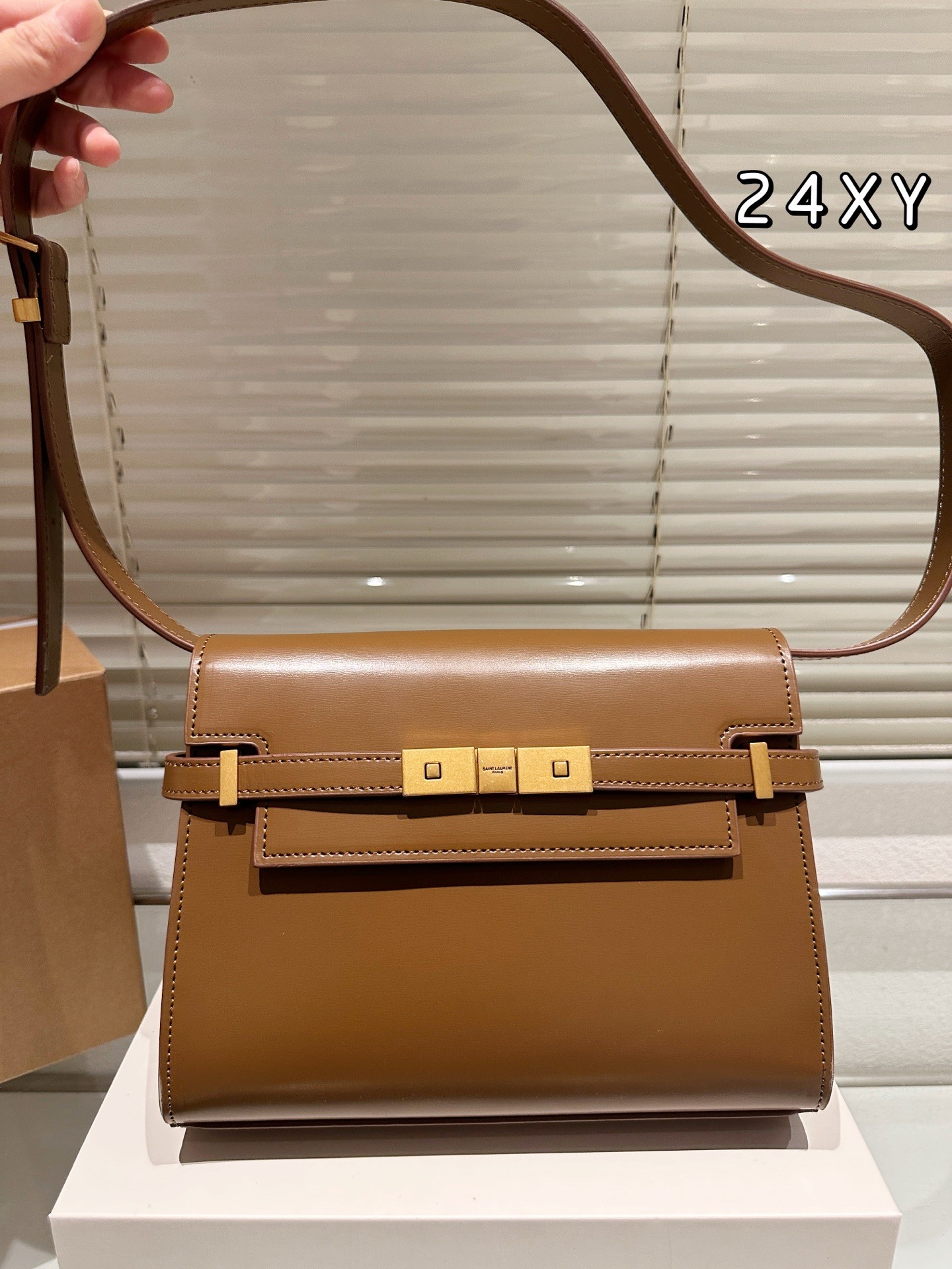 Le sac à main Manhattan d'Yves Saint Laurent.