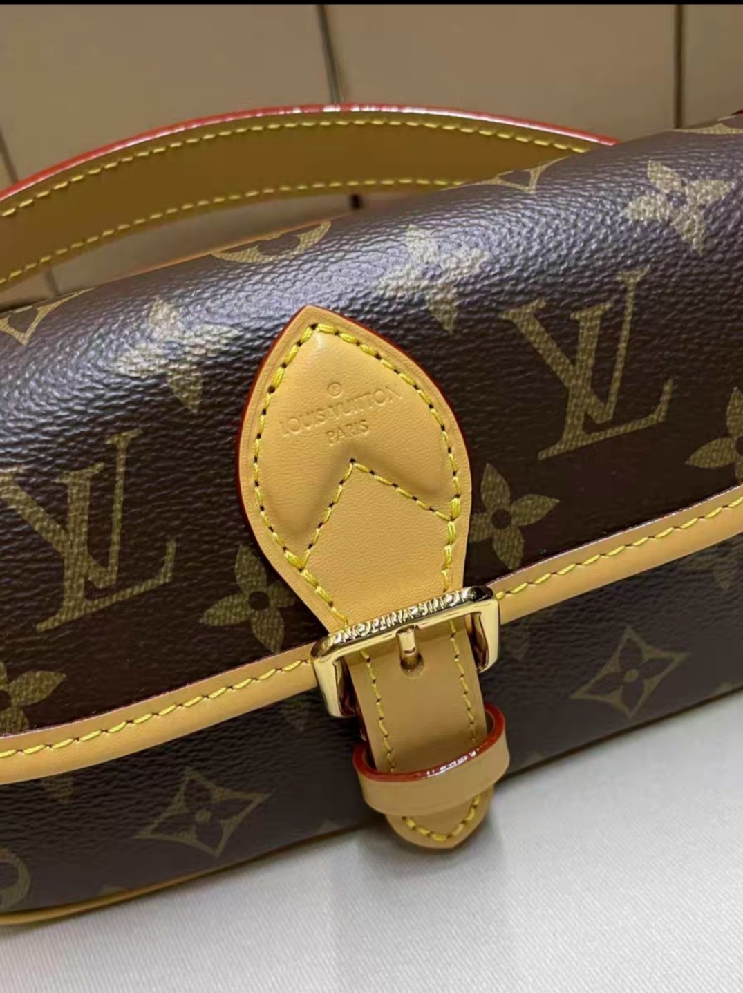 (Louis Vuitton) Diane
