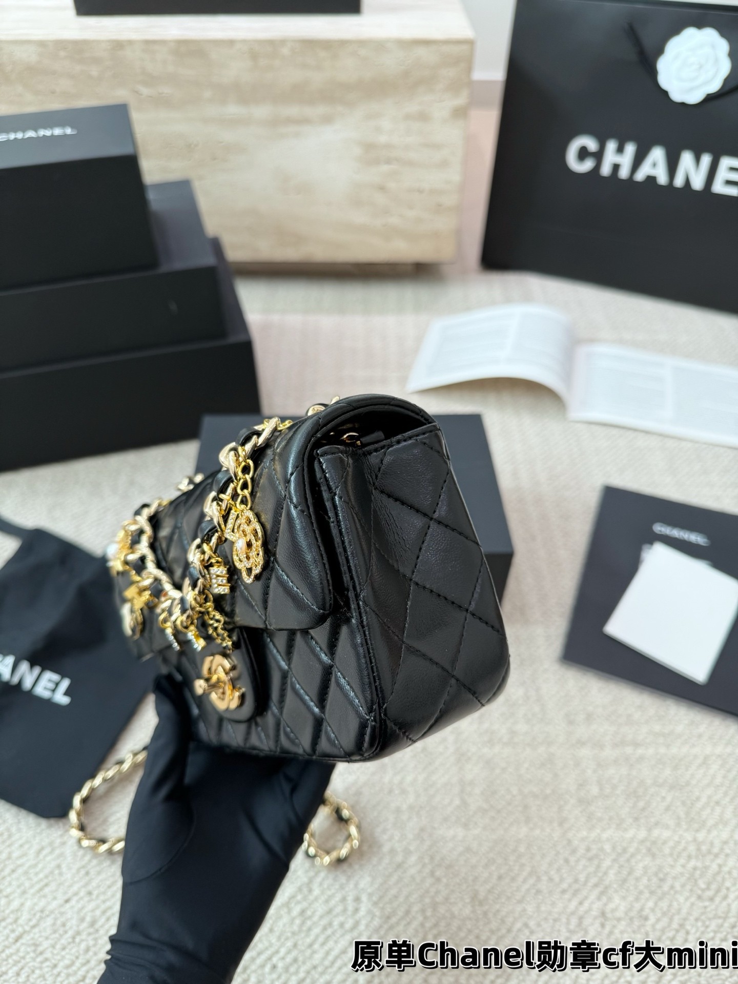 （Chanel）Mini CF with charms