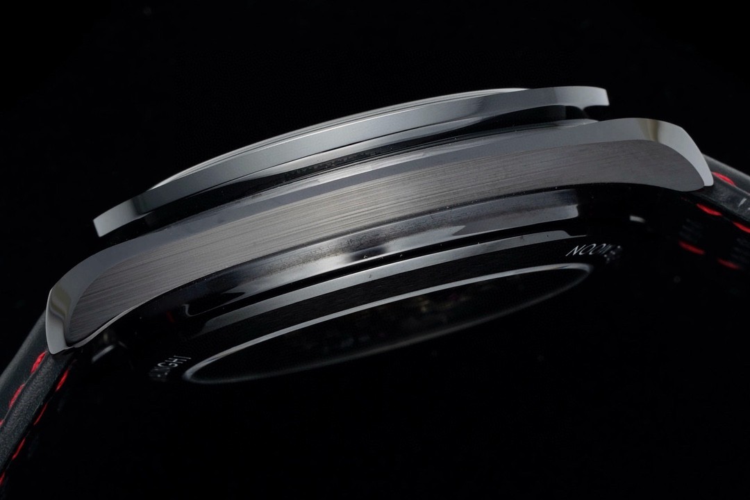 Omega Speedmaster “Dark Side of the Moon” Alinghi Special Edition.