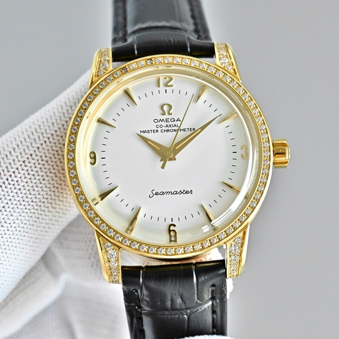 (OMEGA) A modern tribute or custom model from the Seamaster collection