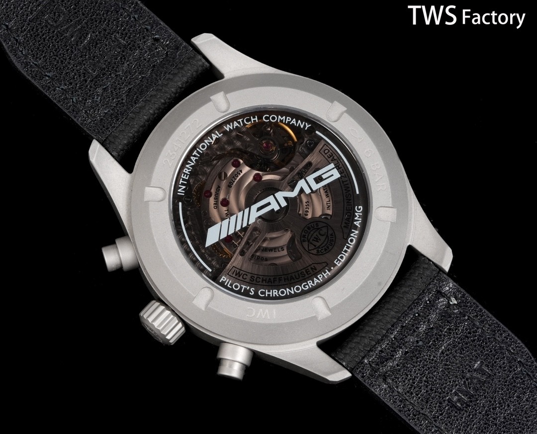 （IWC Schaffhausen）The “AMG” Special Edition of the Pilot's Chronograph, created in collaboration with Mercedes-AMG