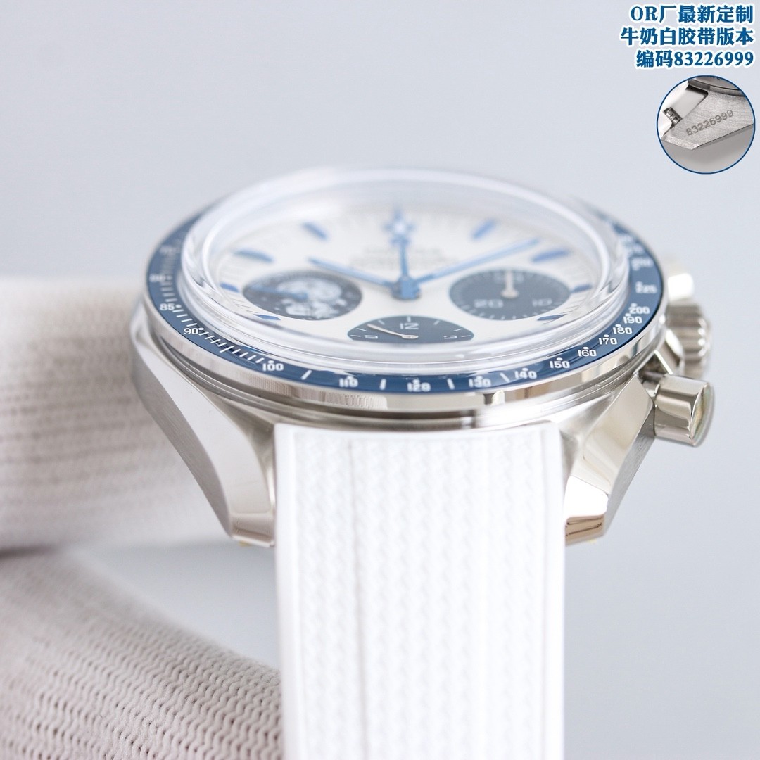 (OMEGA) Speedmaster “Snoopy Award” 50th Anniversary Watch