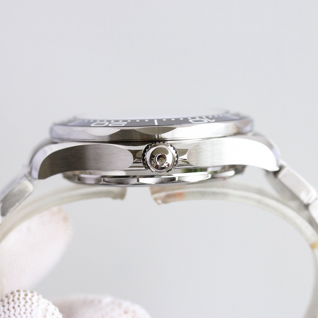 (OMEGA) Seamaster Diver 300M "James Bond" Limited Edition