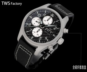 （IWC Schaffhausen）The “AMG” Special Edition of the Pilot's Chronograph, created in collaboration with Mercedes-AMG