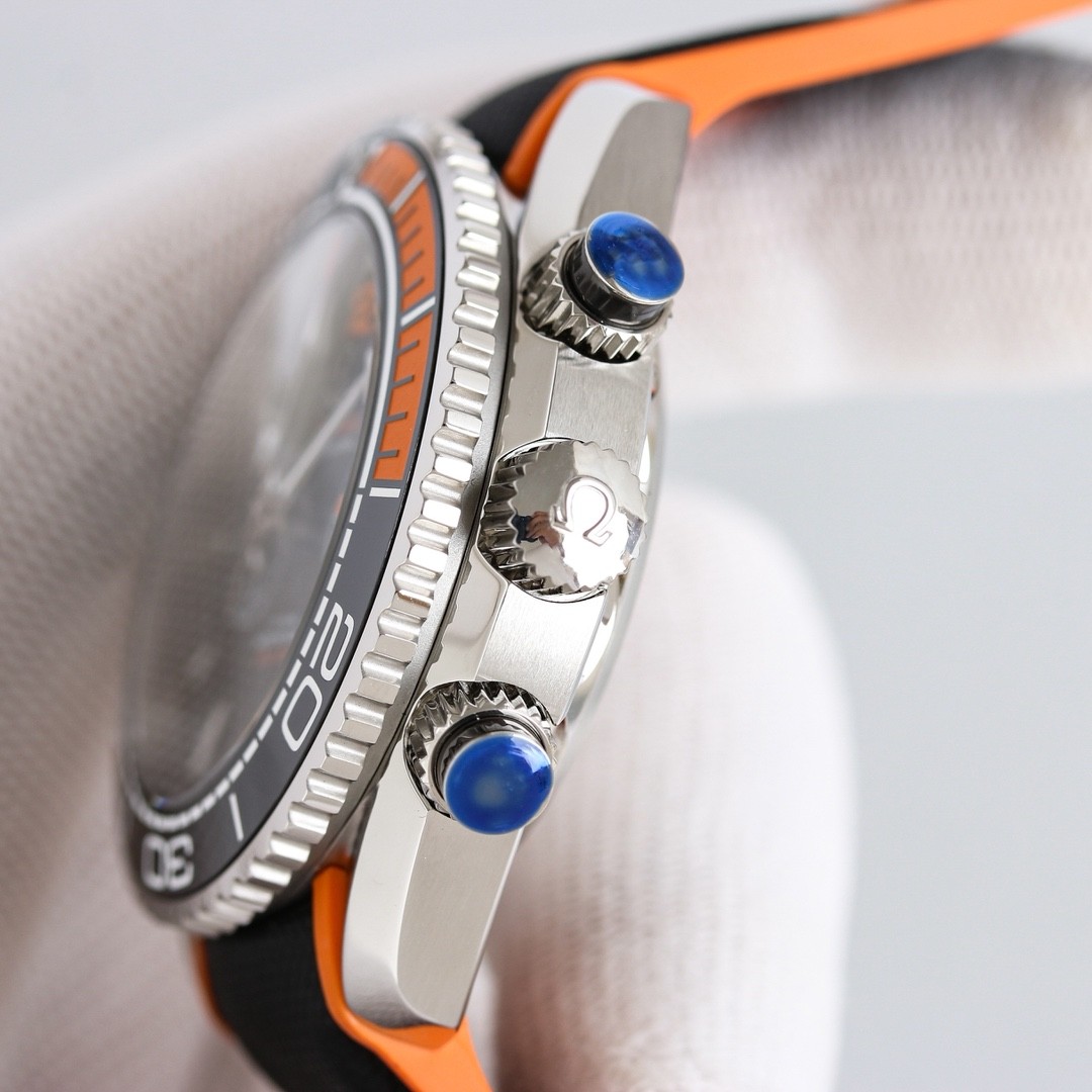 (OMEGA) Seamaster Planet Ocean 600M “Deep Black” Chronograph