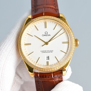 (OMEGA) De Ville Trésor Watch