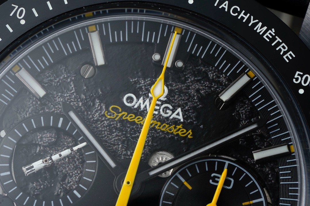 (OMEGA) (Speedmaster Dark Side of the Moon Apollo 8