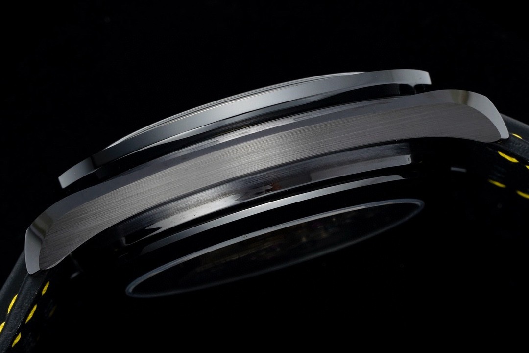 (OMEGA) (Speedmaster Dark Side of the Moon Apollo 8